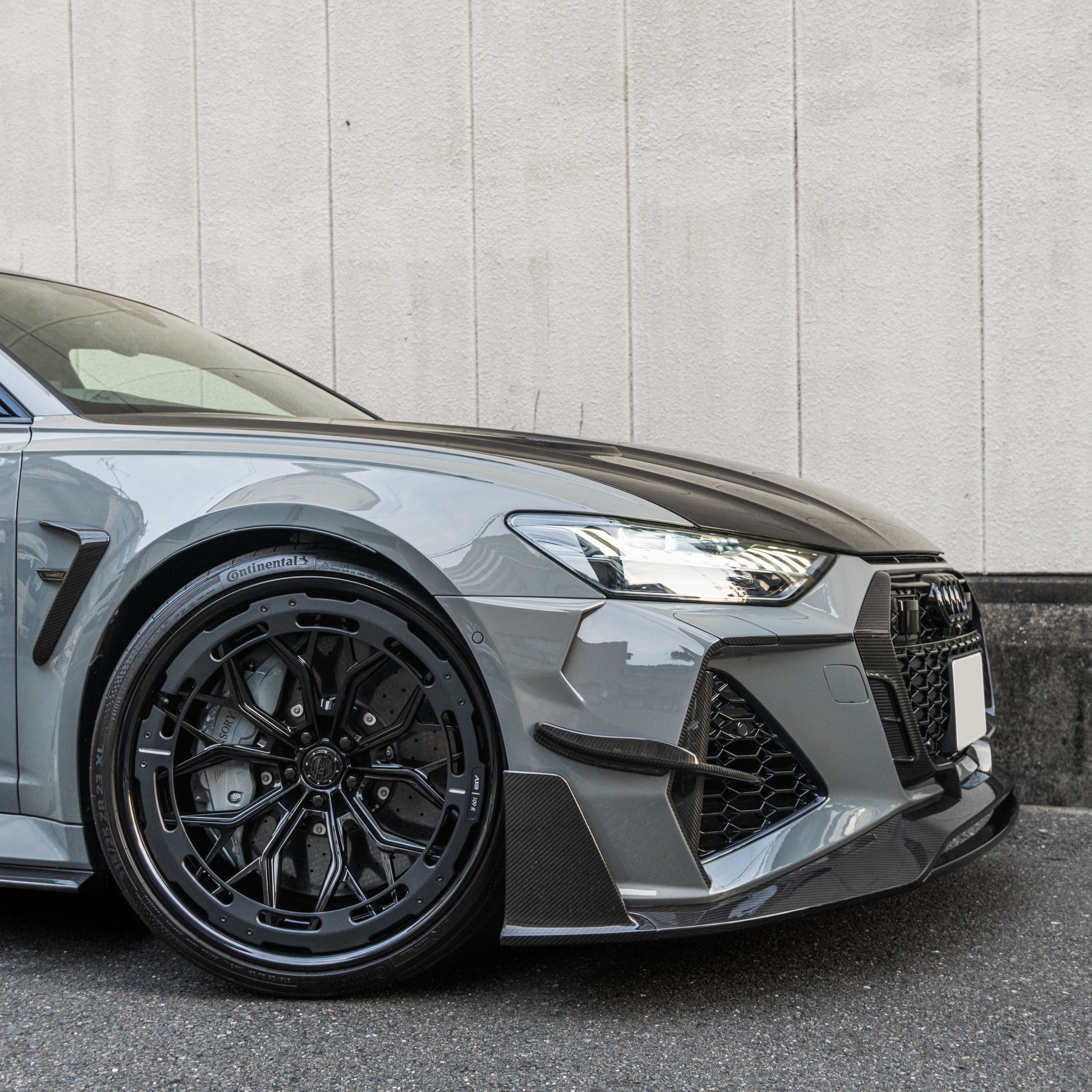 アウディ RS6 MANSORY AKRAPOVICマフラー EVENTURI AL13 カスタム bond大阪 ボンドカーズ ボンドグループ