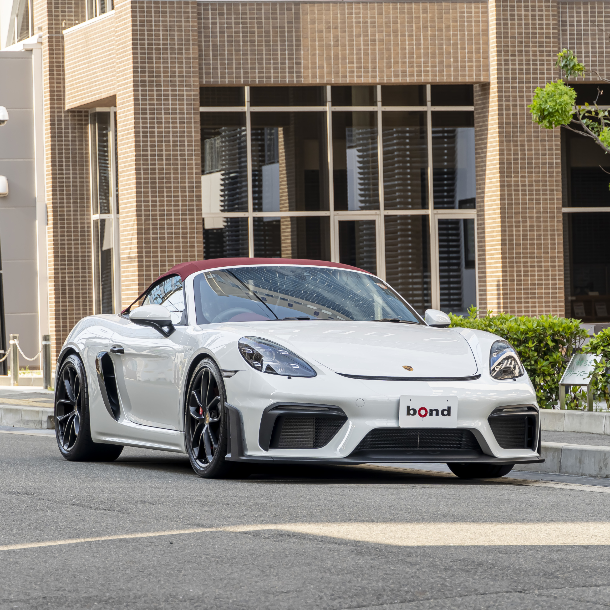 Porsche 718 Spiderをグレードアップ!! ボンド大阪