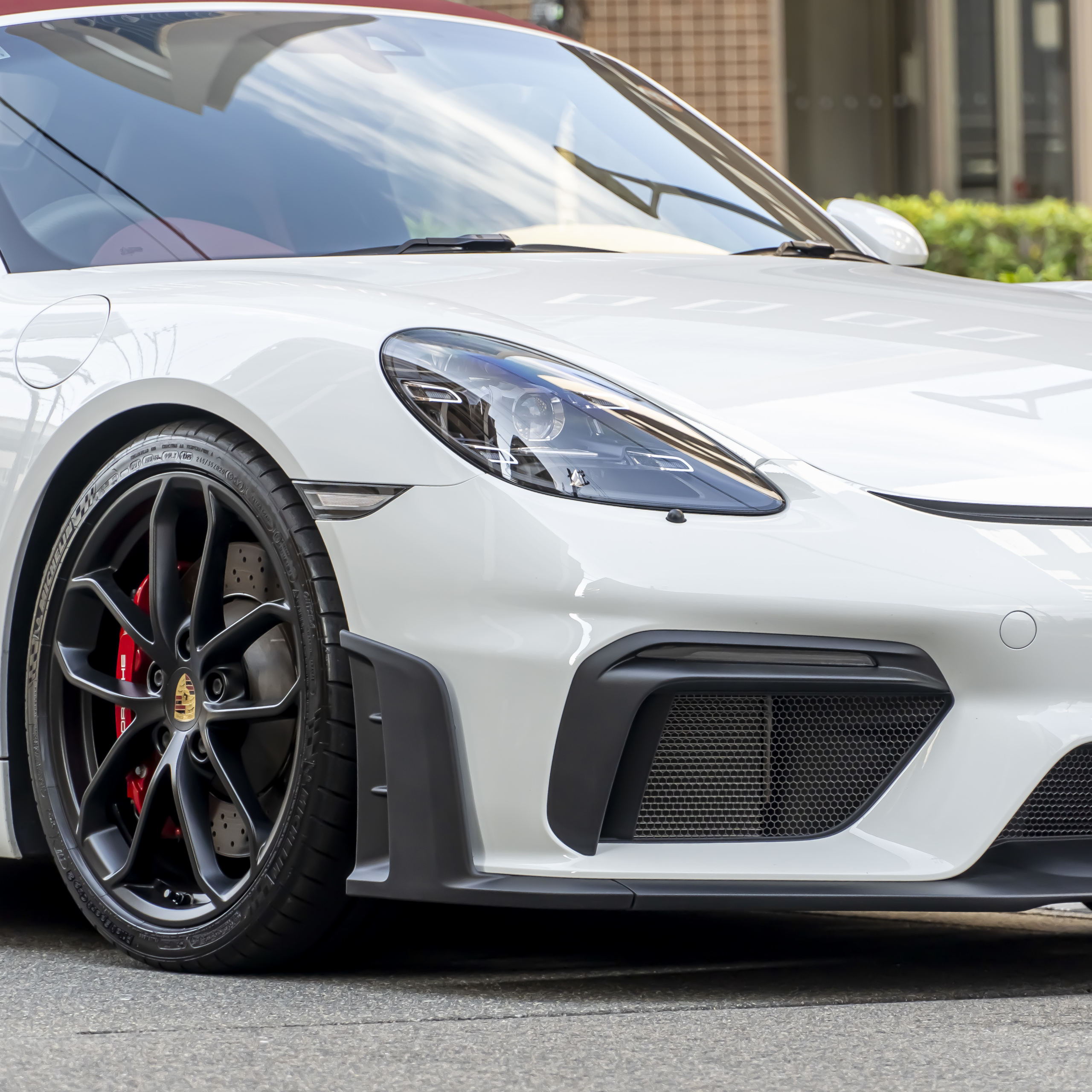 Porsche 718 Spiderをグレードアップ!! ボンド大阪