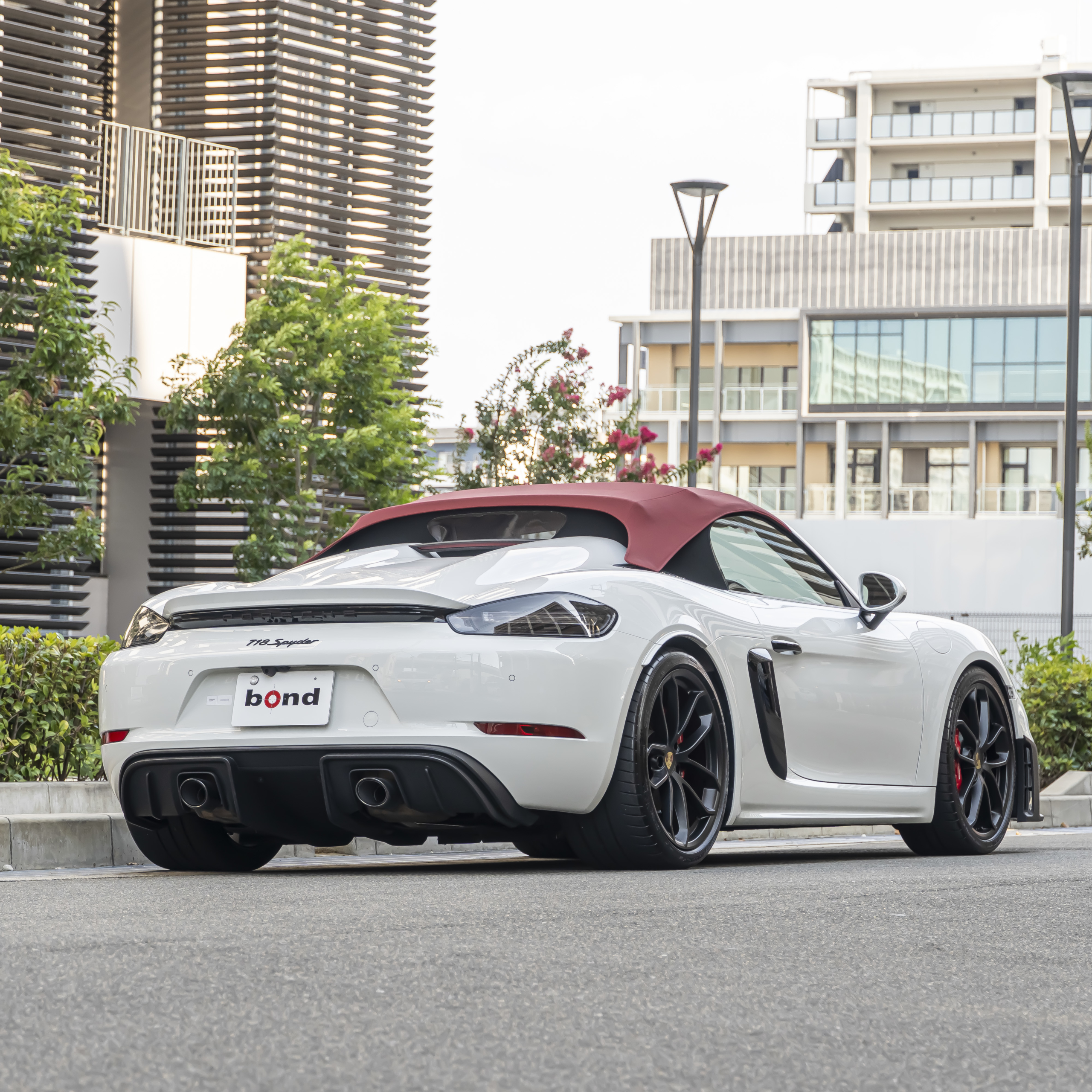 Porsche 718 Spiderをグレードアップ!! ボンド大阪