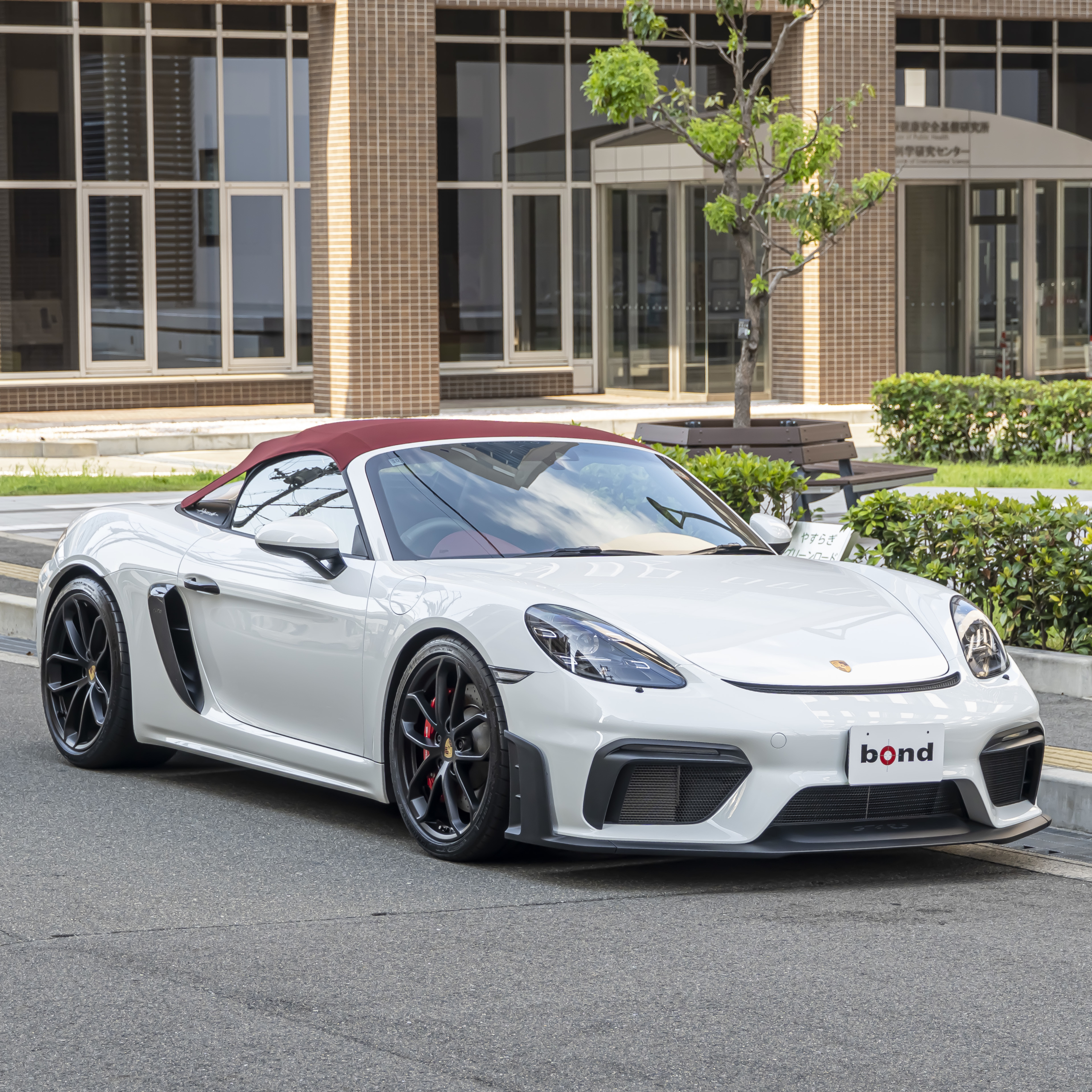Porsche 718 Spiderをグレードアップ!! ボンド大阪