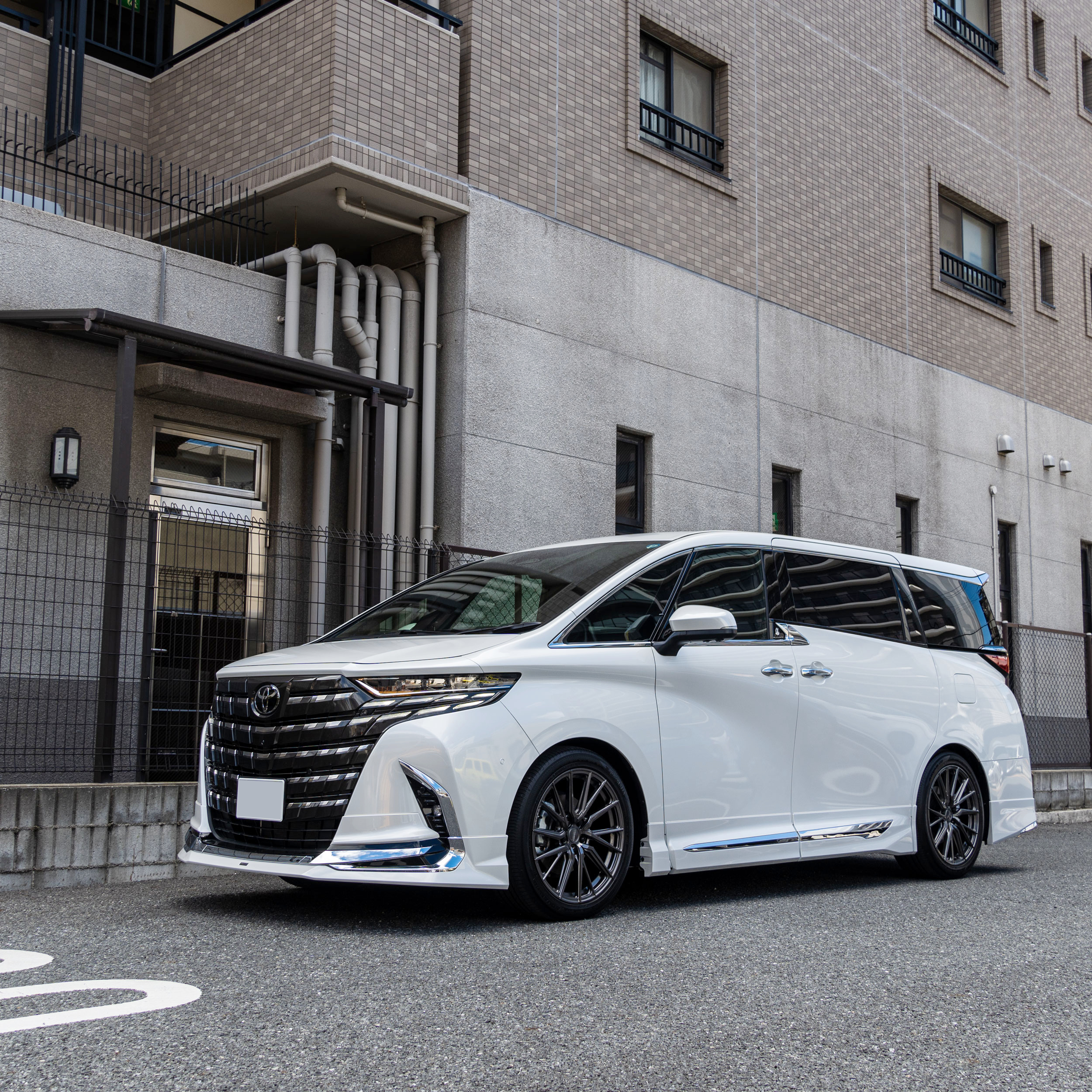 40　アルファード　VOSSEN ローダウン　カスタム