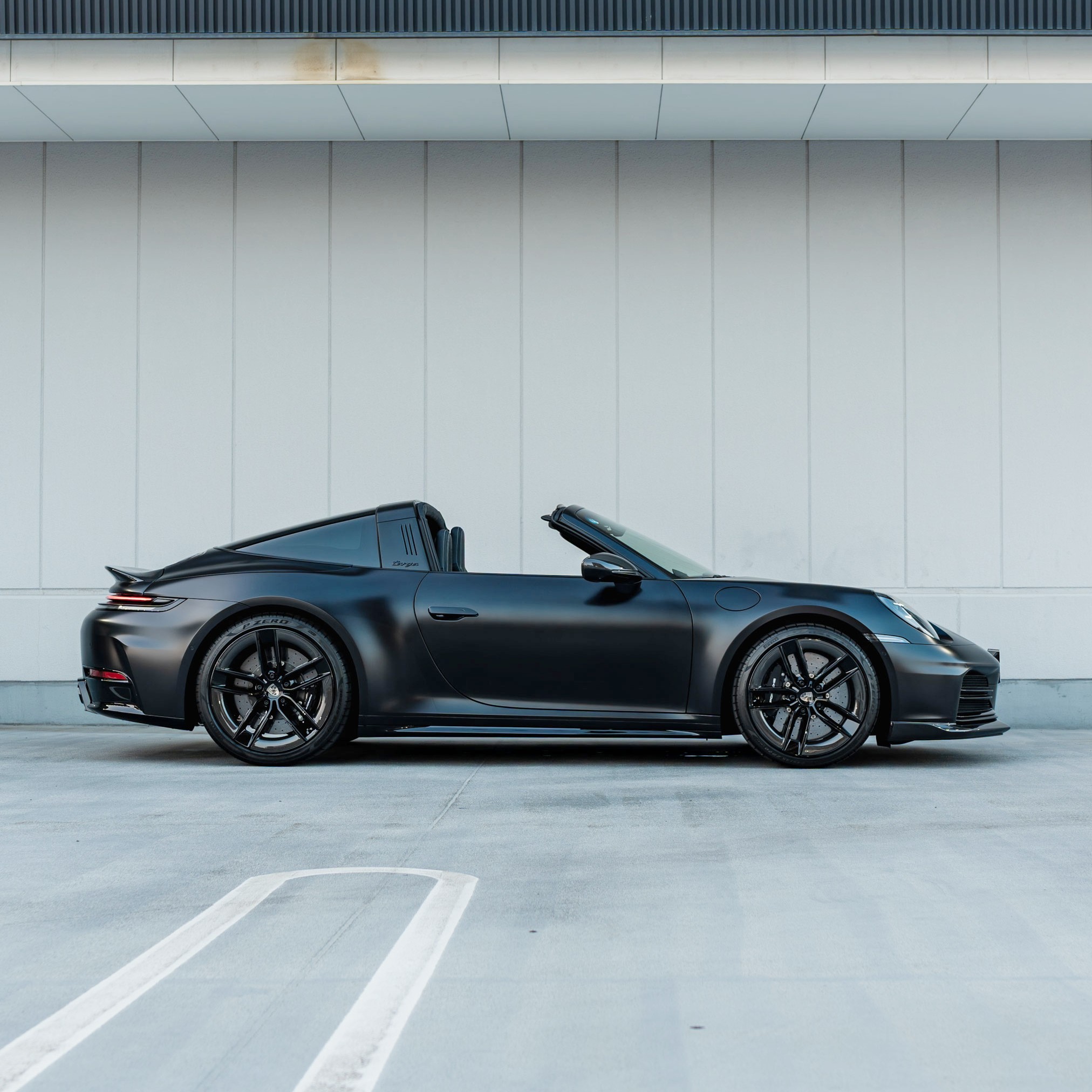 ポルシェ 992.2 マットブラック エアロ カスタム