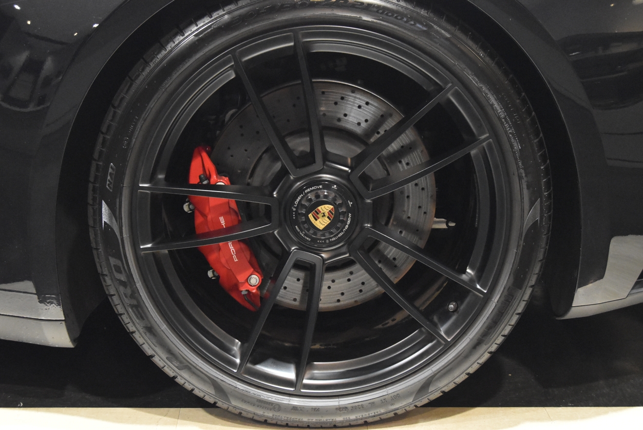 ポルシェ カレラGTS 992.1 PDK 右ハンドル ジェットブラック 白レザーシート BOSEサウンド 新着入庫車両 ボンド大阪 ボンドカーズ