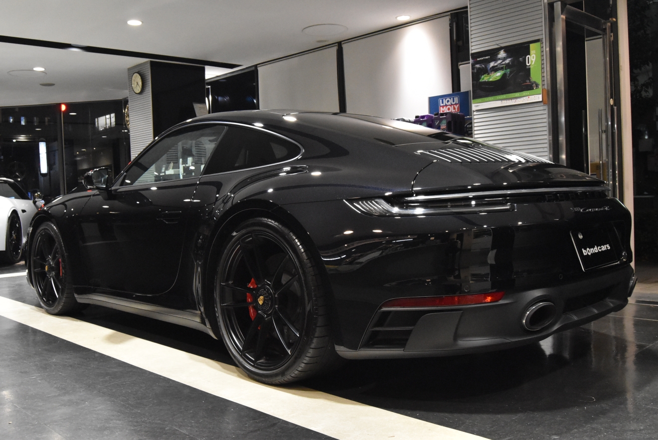 ポルシェ カレラGTS 992.1 PDK 右ハンドル ジェットブラック 白レザーシート BOSEサウンド 新着入庫車両 ボンド大阪 ボンドカーズ