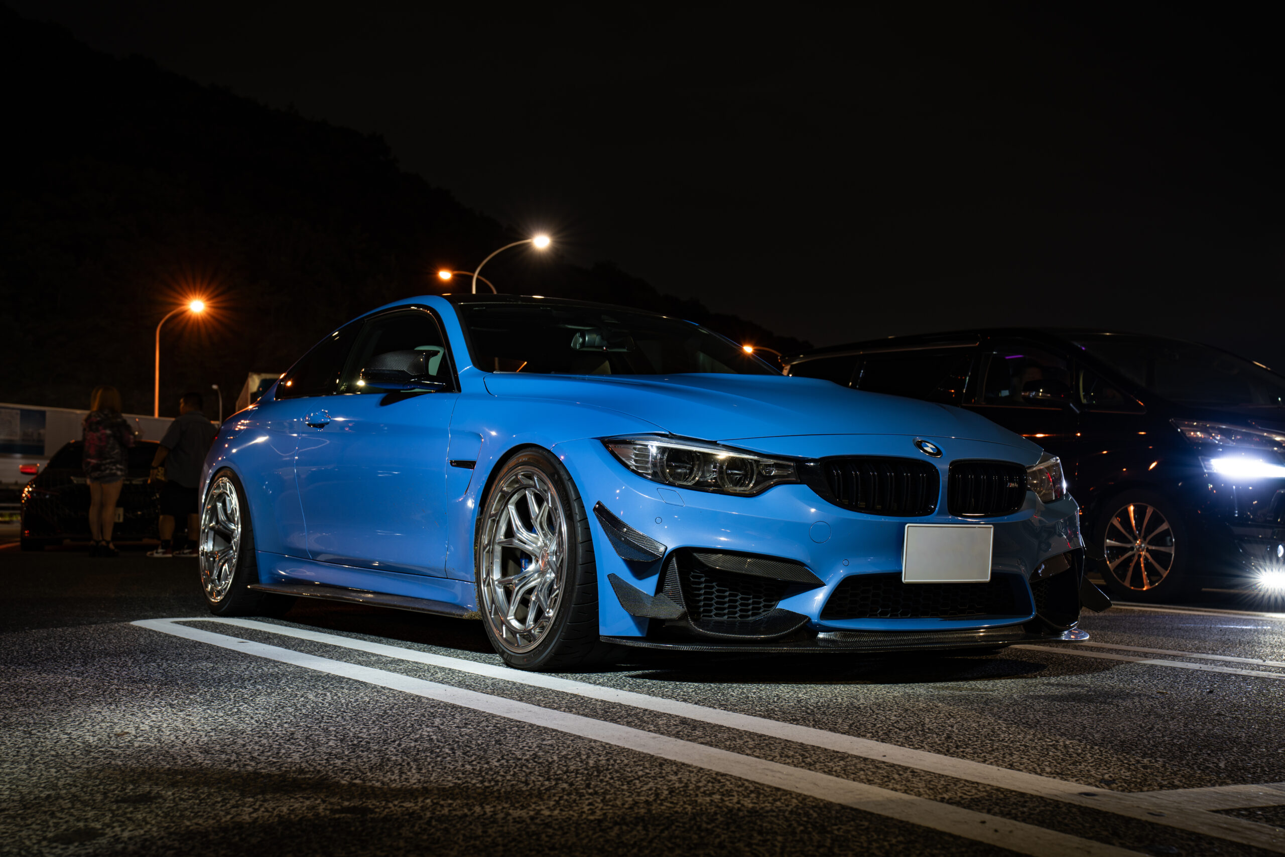ナイトミーティング BMW F82M4 F80M3 E60M5 V10 10連スロットル カスタム AKフォージド BCフォージド BBS ボンド大阪 ボンドカーズ