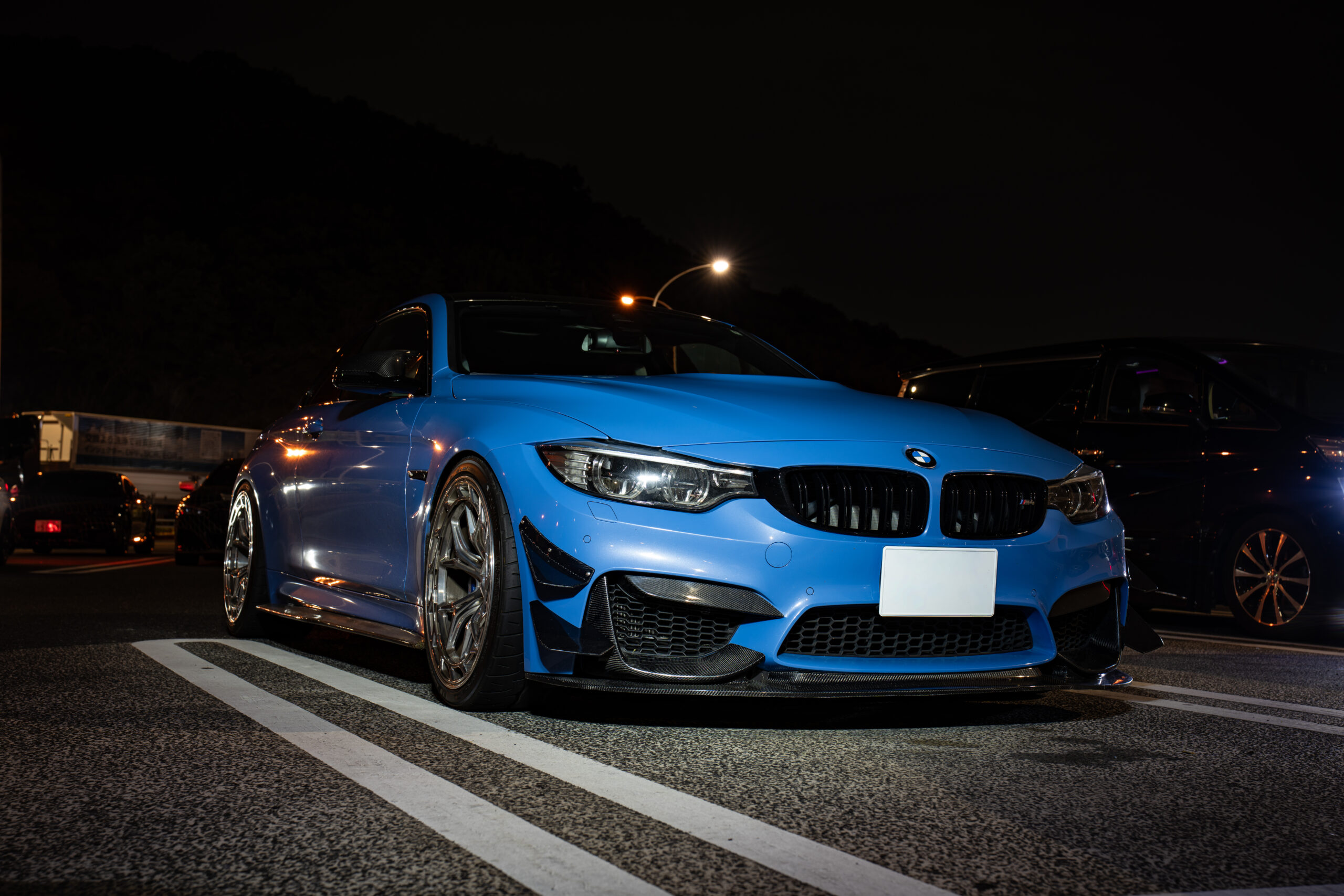 ナイトミーティング BMW F82M4 F80M3 E60M5 V10 10連スロットル カスタム AKフォージド BCフォージド BBS ボンド大阪 ボンドカーズ