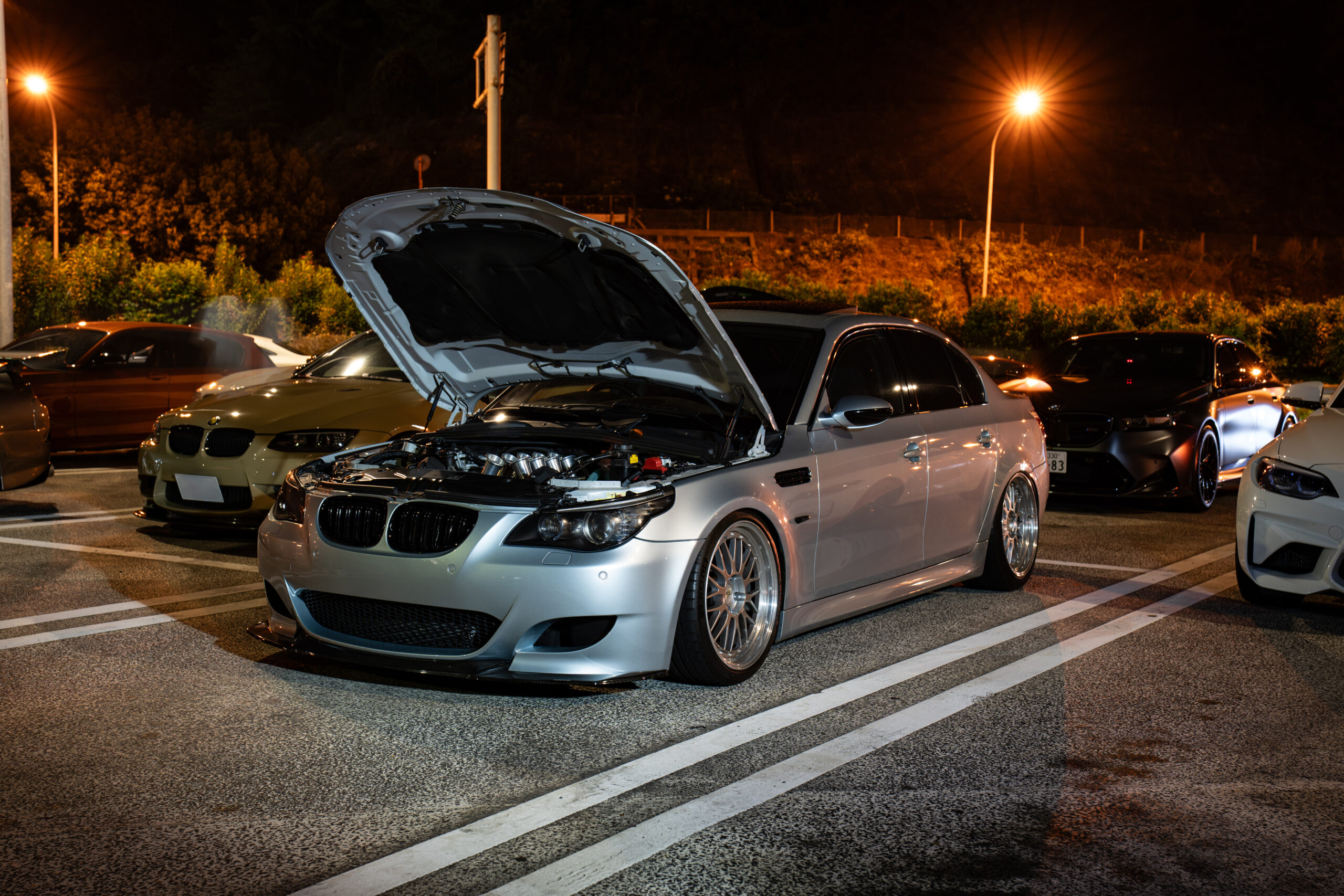 ナイトミーティング BMW F82M4 F80M3 E60M5 V10 10連スロットル カスタム AKフォージド BCフォージド BBS ボンド大阪 ボンドカーズ