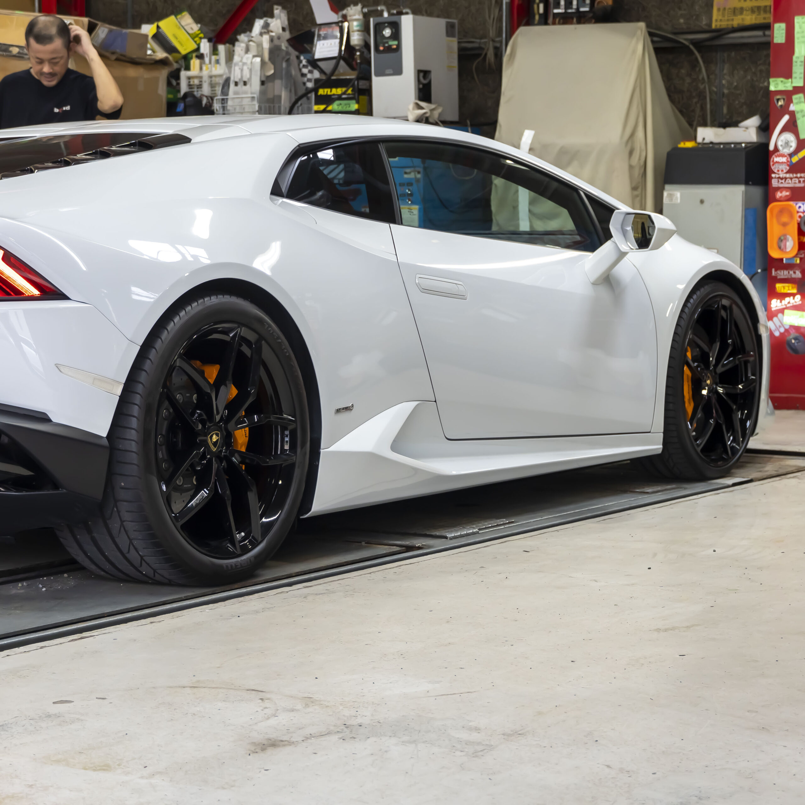 ランボルギーニ ウラカン×NOVITEC ASR etc. ボンド大阪