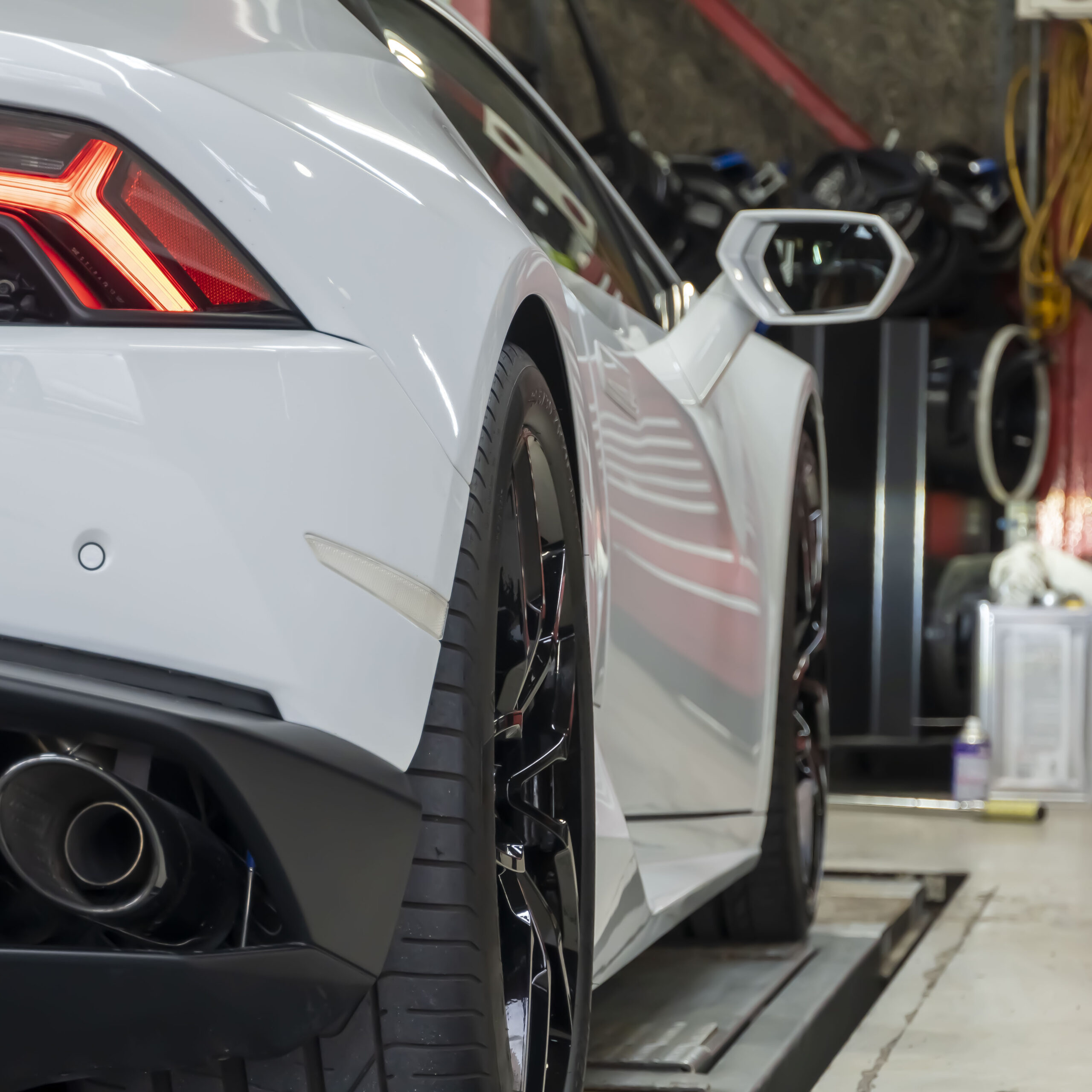 ランボルギーニ ウラカン×NOVITEC ASR etc. ボンド大阪