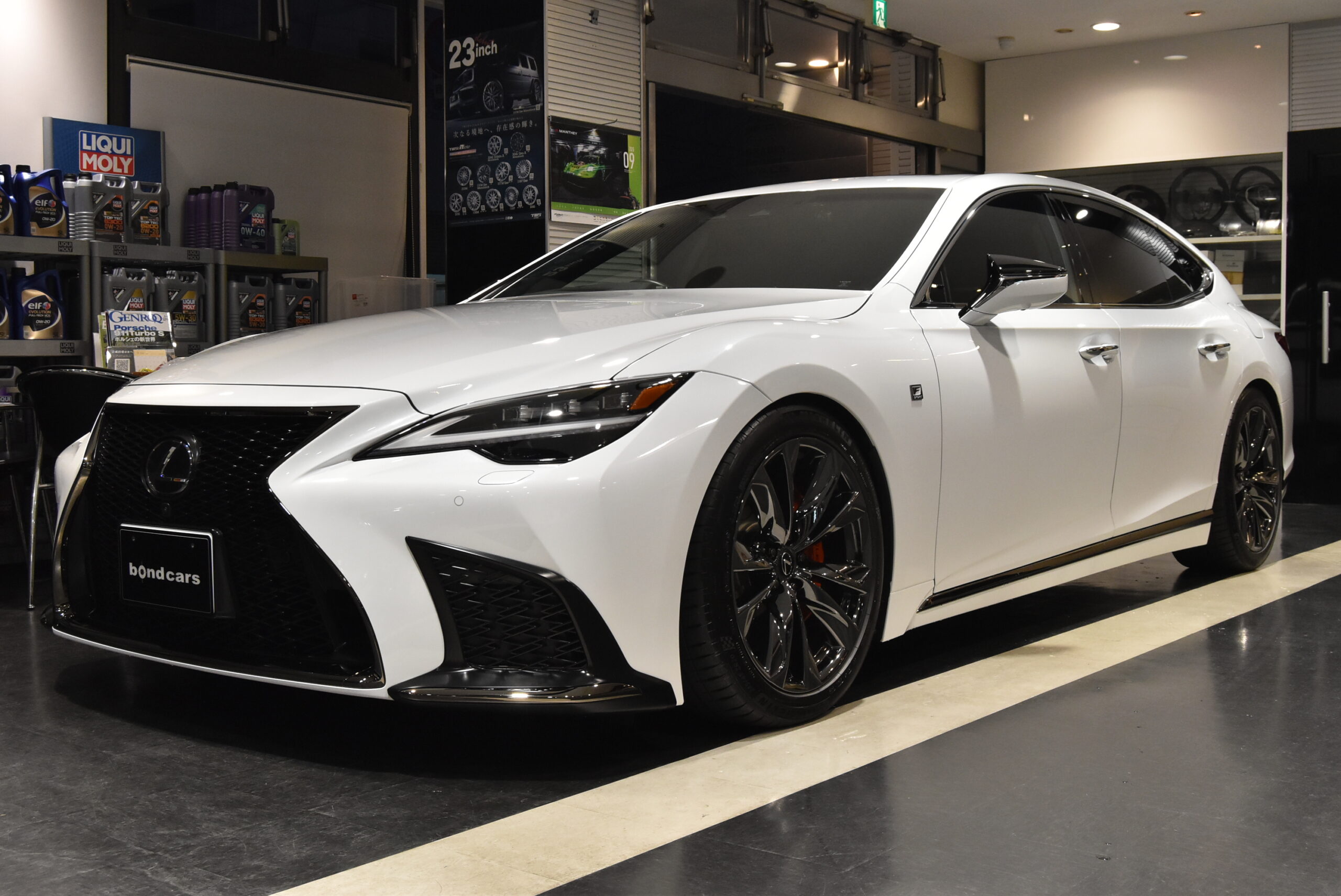 LEXUS LS500 FSPORT 4WD マークレビンソン サンルーフ オレンジキャリパー ローダウン&スペーサー
