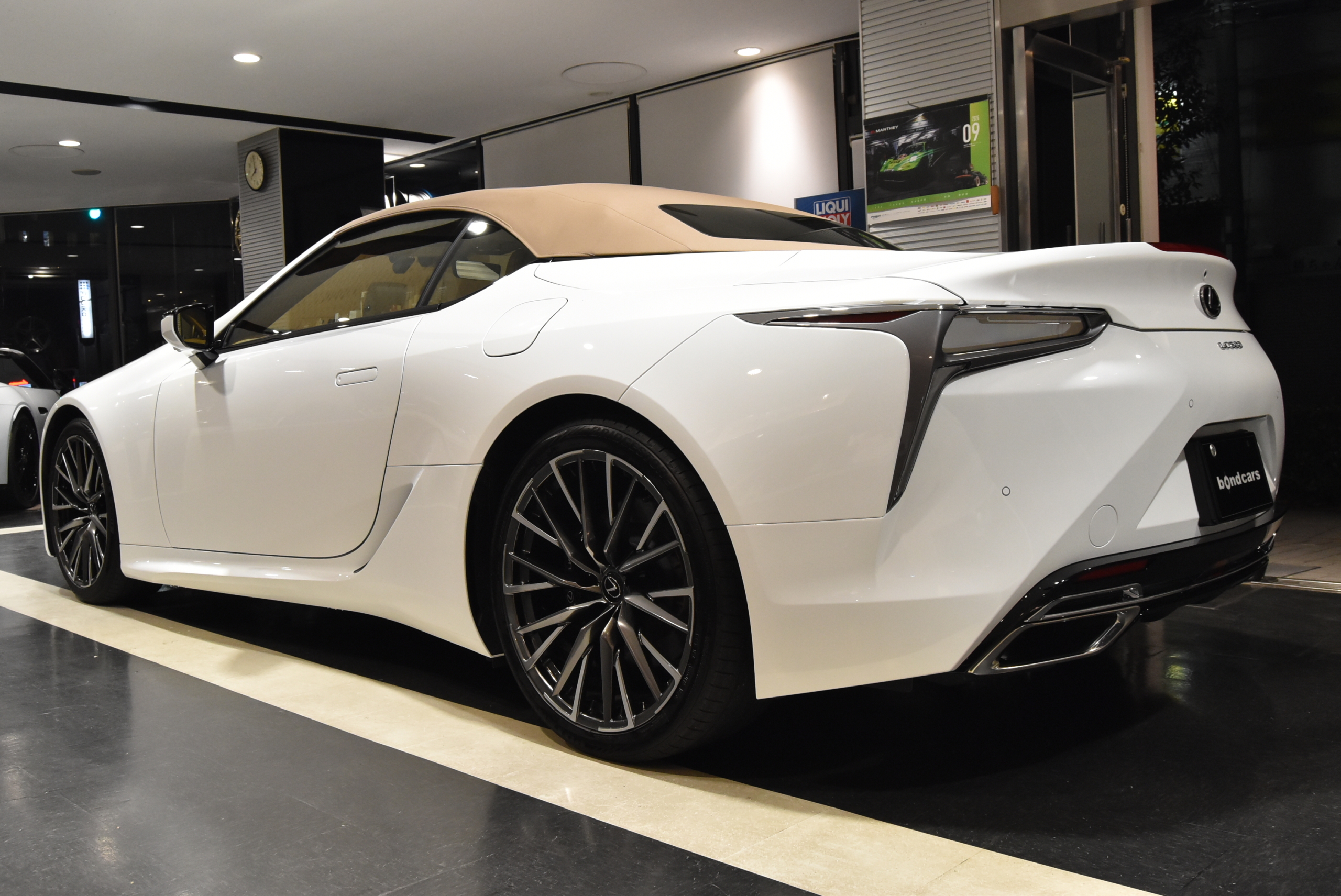 LC500コンバーチブル Pホワイト サンドベージュ幌 2023年6月改良モデル 鍛造21インチアルミホイール マークレビンソン 12.3インチディスプレイオーディオ