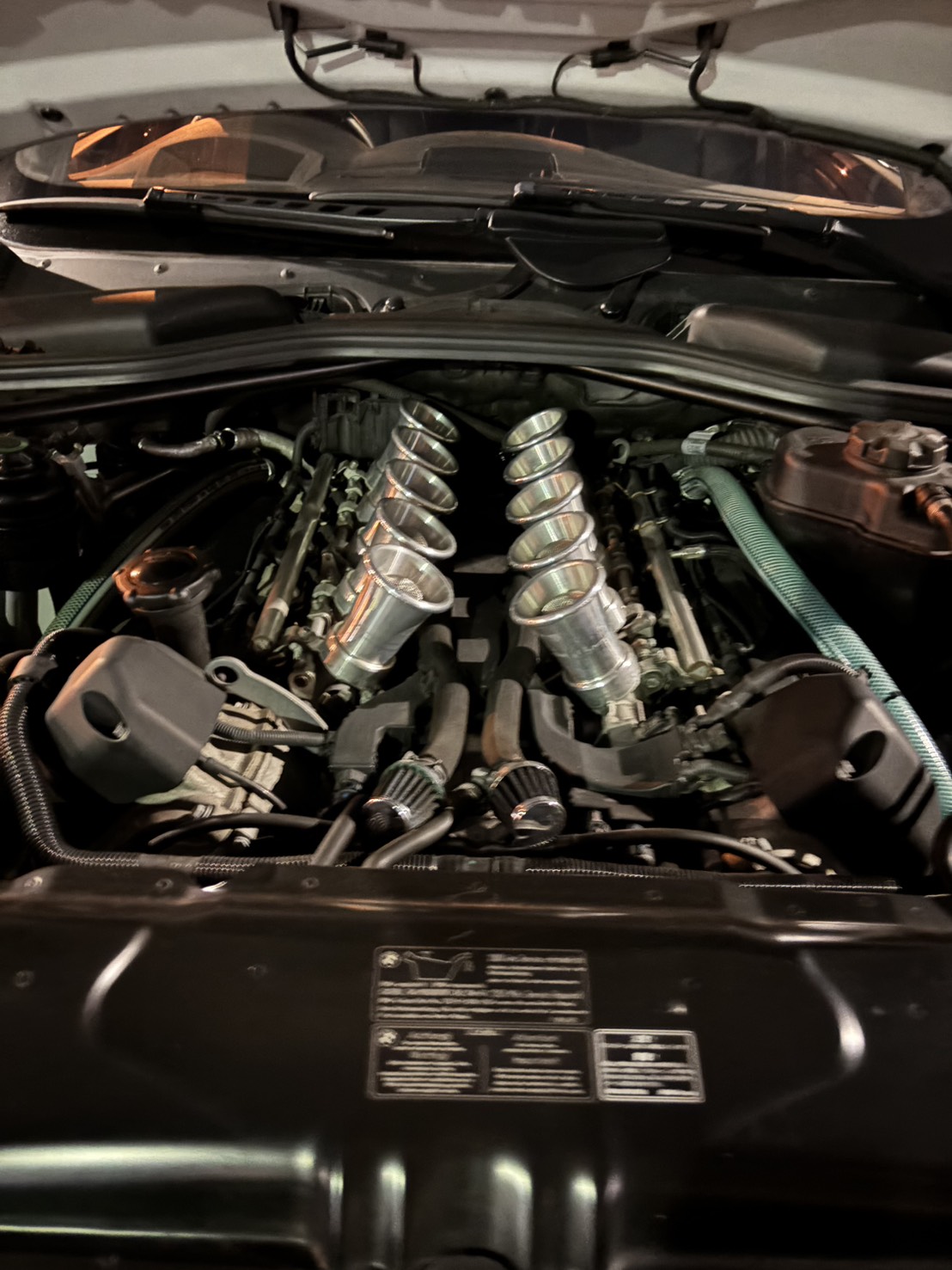 ナイトミーティング BMW F82M4 F80M3 E60M5 V10 10連スロットル カスタム AKフォージド BCフォージド BBS ボンド大阪 ボンドカーズ