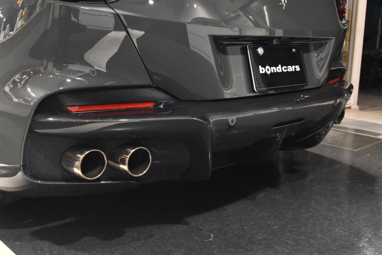 フェラーリ ポルトフィーノM グリジオテレス 左ハンドル 低走行 V8ターボ ブルー内装 新着入庫車両 ボンド大阪 ボンドカーズ