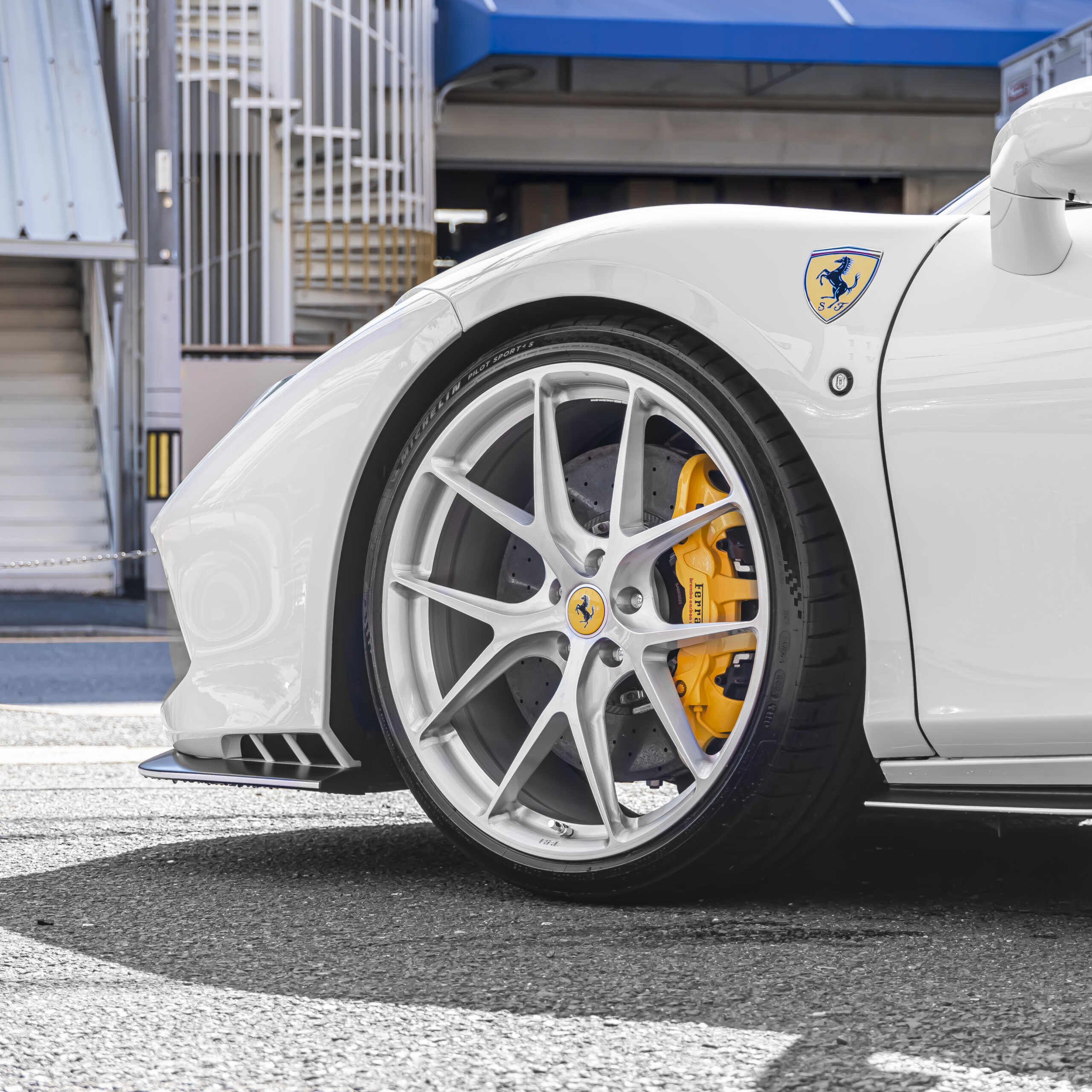 Ferrari F8 Tributo×HRE P101装着！ ボンド大阪