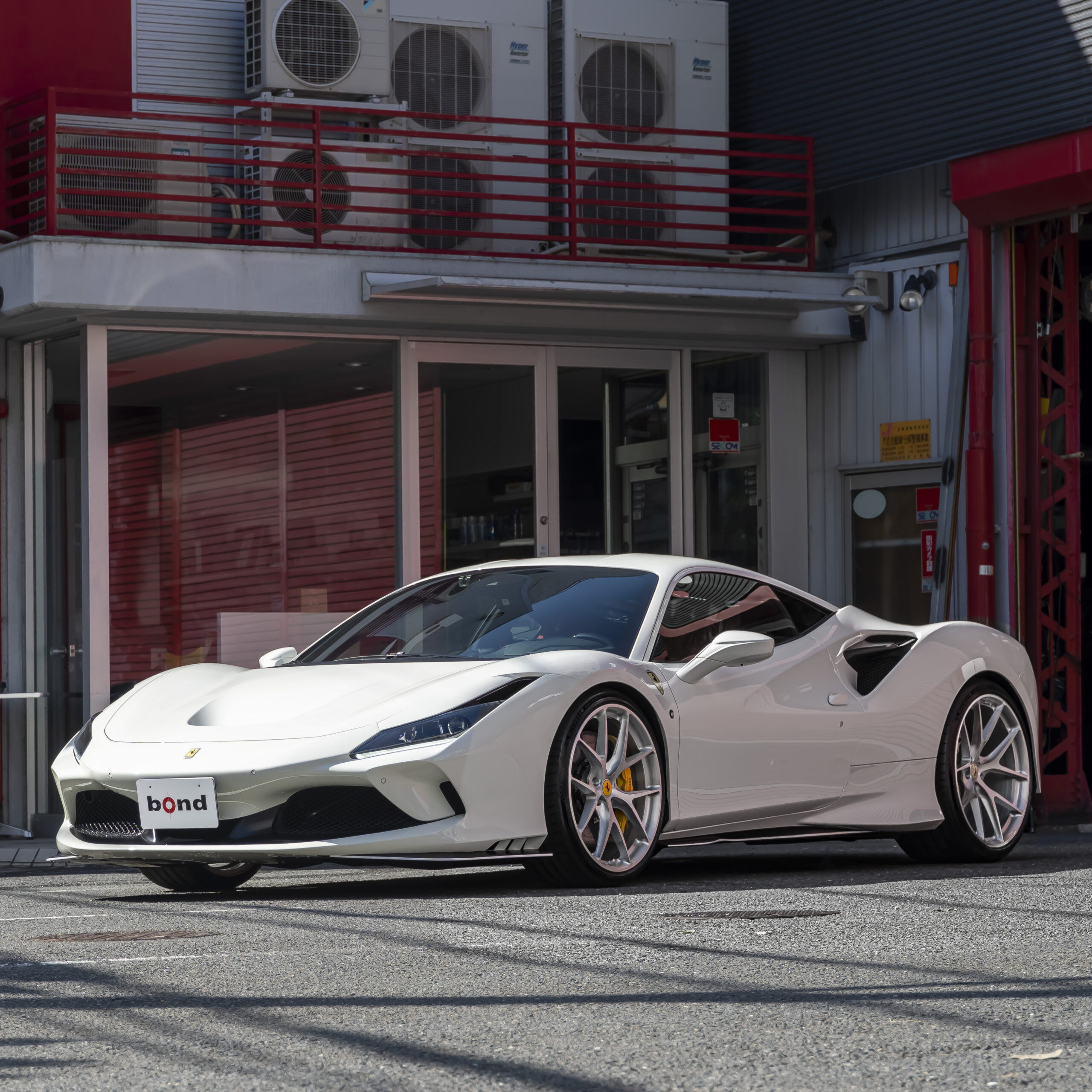 Ferrari F8 Tributo×HRE P101装着！ ボンド大阪