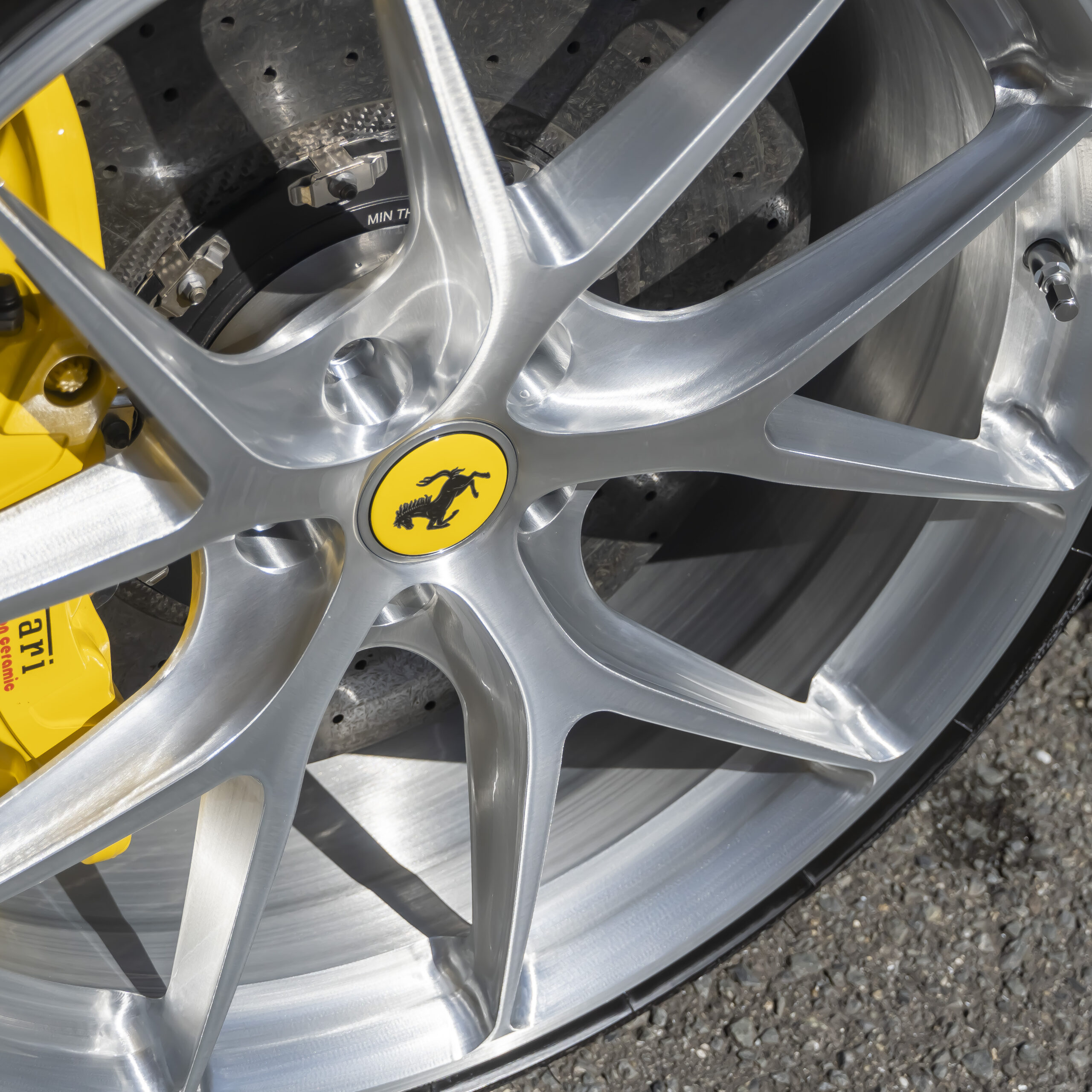 Ferrari F8 Tributo×HRE P101装着！ ボンド大阪