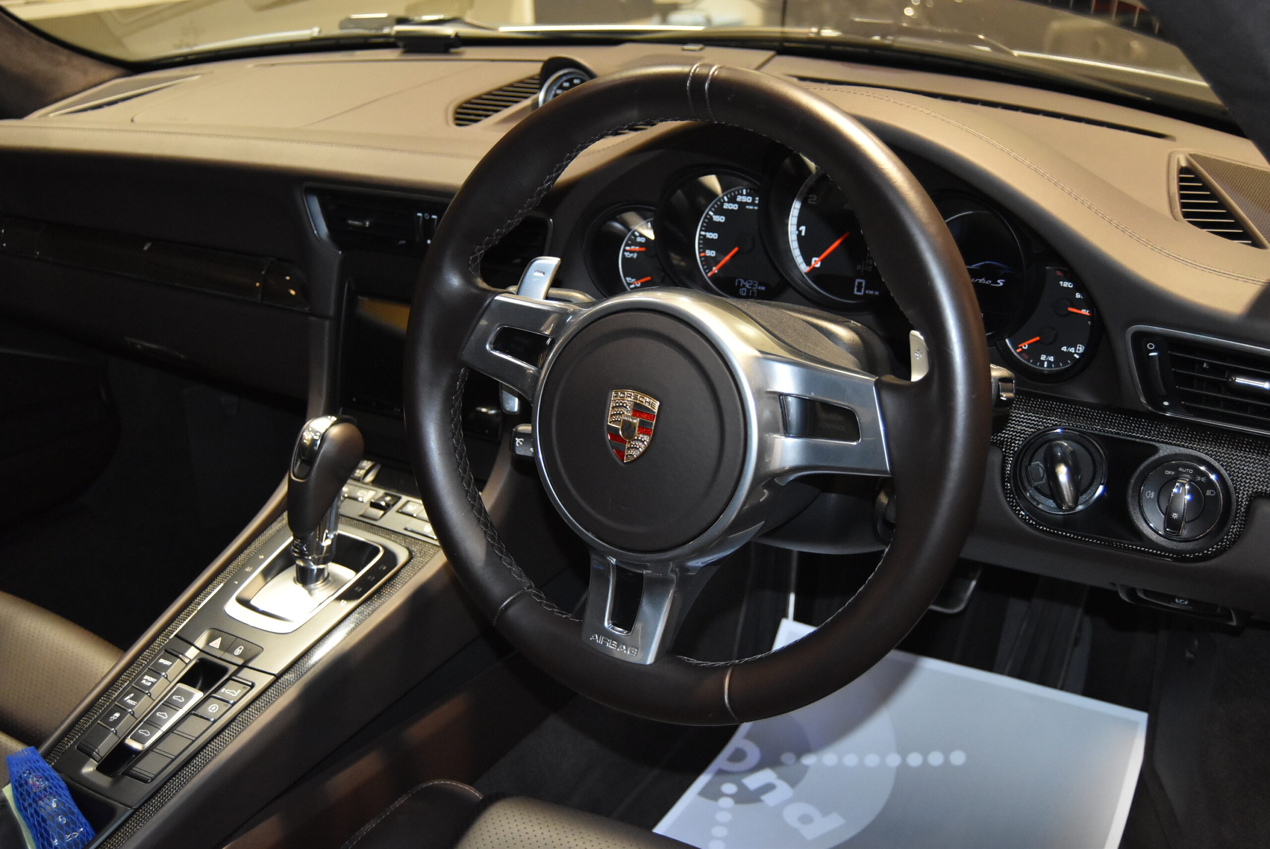 991.1 TURBO S PDLS+ スライディングサンルーフ エントリー&ドライブ ブラウンインテリア カーボンインテリア スポーツステアリング カロッツェリアナビ