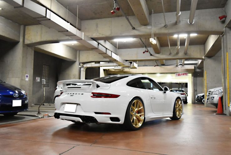 991 911 後期 991.2 エアロ エンブレムペイント