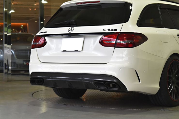 C63　ブラックアウト　テールスモーク　エンブレムペイント