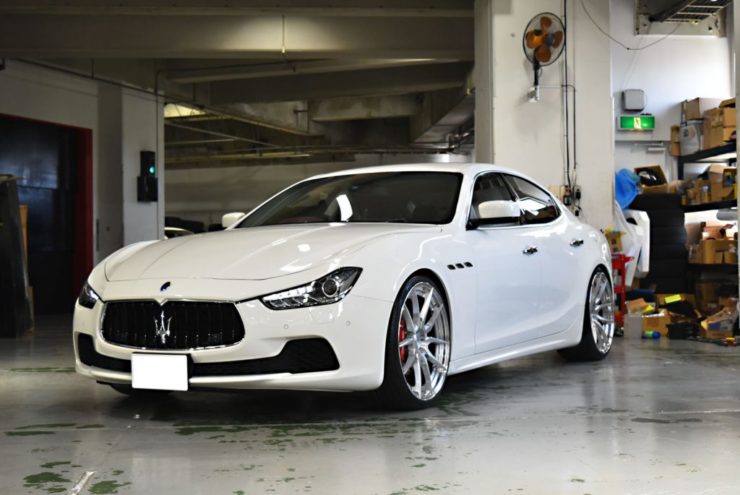 マセラティ　ギブリ　BCフォージド　KW　車高調　ローダウン