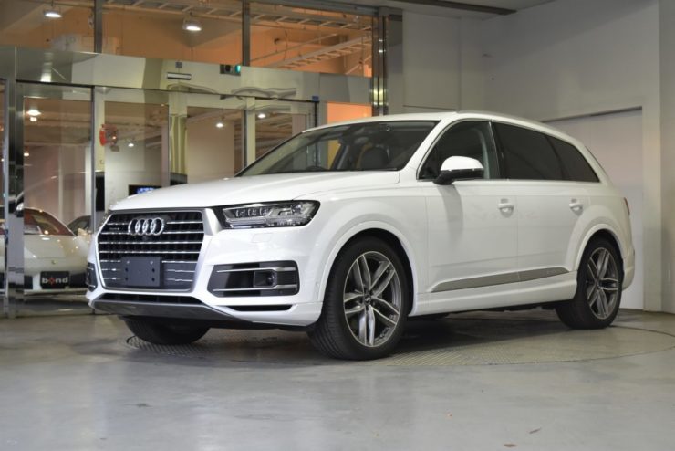 アウディー Q7