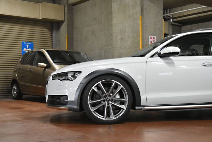 アウディ　A6　A5　A4　RS6　RS5　ローダウン　マフラー