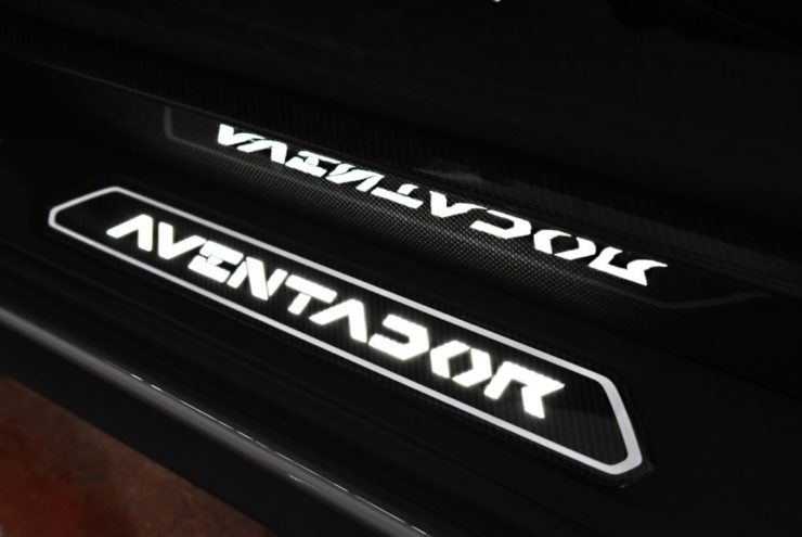 ランボルギーニ　アヴェンタドールS　SV　ローダウン　マフラー　プッシュロッド　