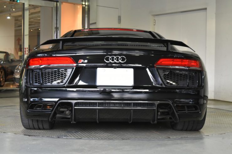 R8 V10 PLUS