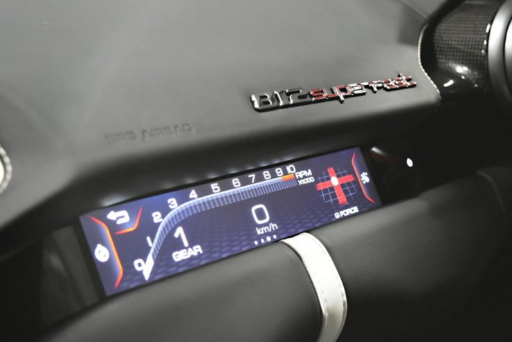 フェラーリ　812　内装　ローダウン　22インチ　エアロ