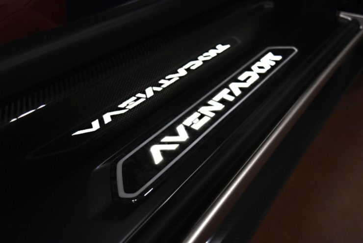 ランボルギーニ　アドペルソナム　フォージドカーボン　ウラカン　ペルフォルマンテ