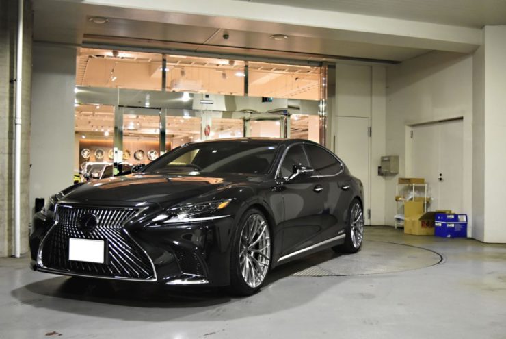 レクサス　LS500H　LS500　ロワリング　22インチ