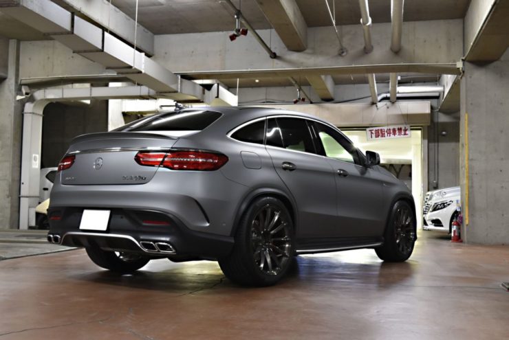 AMG　GLE63　谷口　ラッピング　ブラックアウト