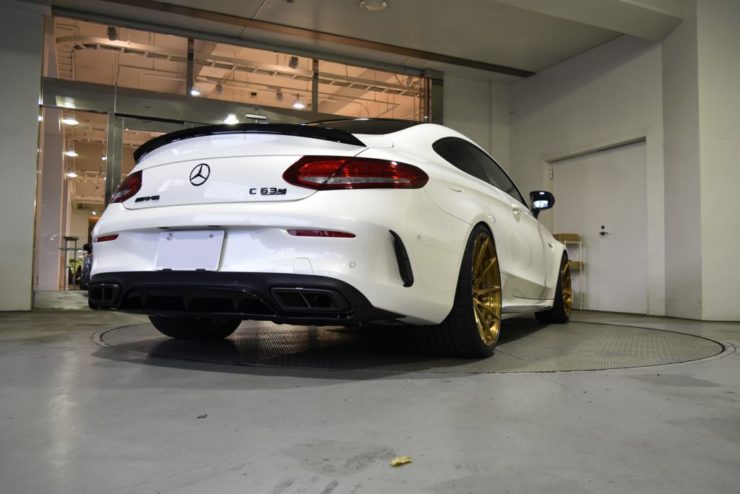 AMG C63 カスタム　W205 ﾏﾌﾗｰ交換