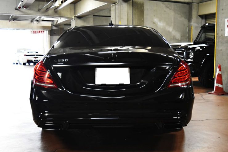 W222　Sクラス　ブラックアウト　エンブレムペイント