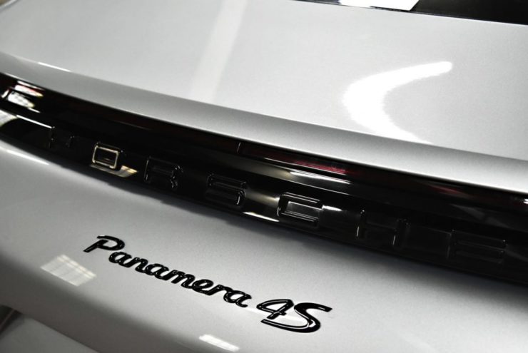 ポルシェ　パナメーラ　971　グロスブラックペイント　同色ペイント