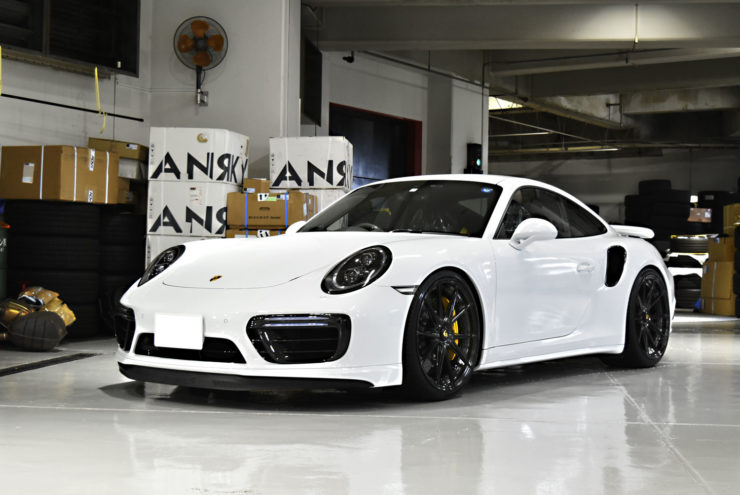 ポルシェ 991 991.2ターボS ADV.1 21インチ