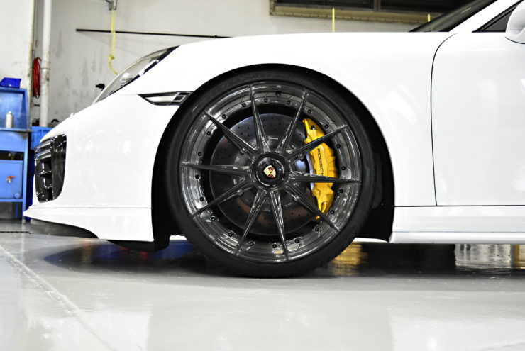 ポルシェ 991 ADV.1 アメ鍛 ブラックアウト エンブレムペイント 21インチ