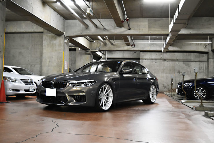 BMW　M5　F90M5　ローダウン　ダウンサス　車高調　22インチ　カスタム