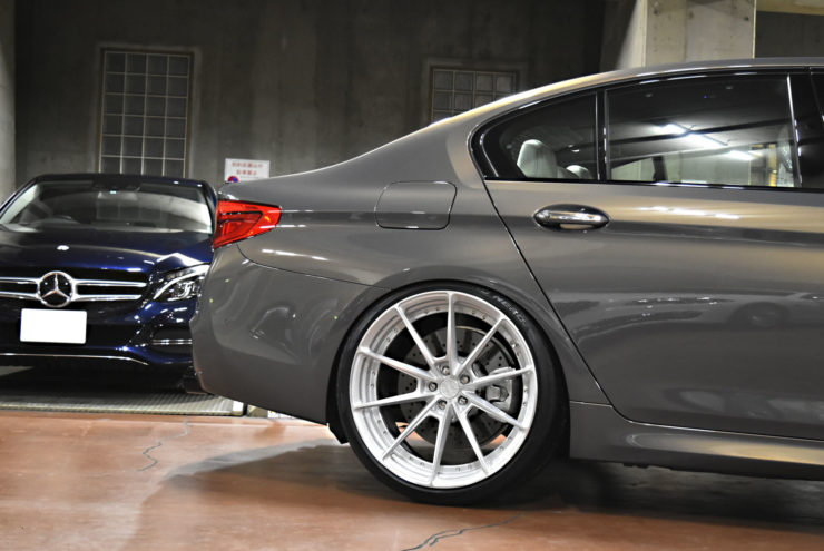 BMW　F90M5　マフラー　ダウンサス　ローダウン　ホイール　22インチ　アナーキー　HRE　ハイパーフォージド　BCフォージド　ADV.1