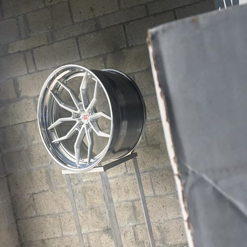 アナーキー　ランボルギーニ　ウルス
