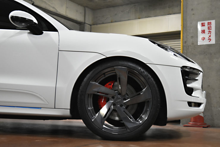 ポルシェ　マカン　GTS 　カイエン　パナメーラ　ローダウン　BCレーシング　車高調
