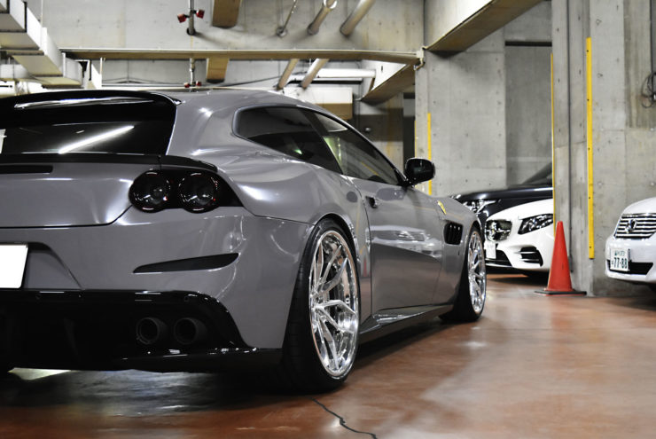 フェラーリ　GTC4ルッソ　ローダウン　マフラー　バルブコントロール　EBM