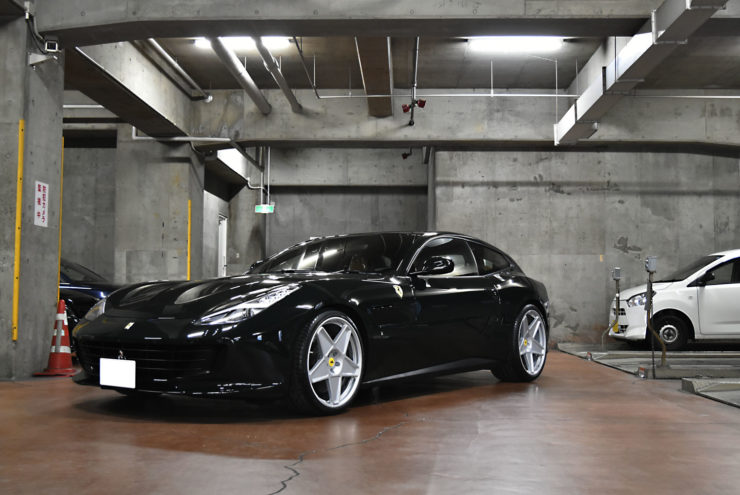 フェラーリ　GTC4ルッソT　ローダウン　車高調整　ホイール　カスタム