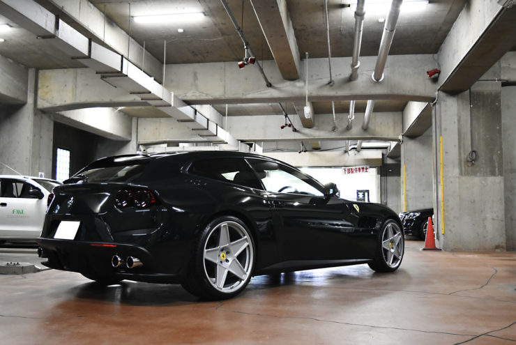 フェラーリ　GTC4ルッソT　ホイール　カスタム　ローダウン　ダウンサス