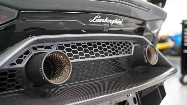 ランボルギーニ　アヴェンタドール　SVJ　マフラー　プロテクションフィルム
