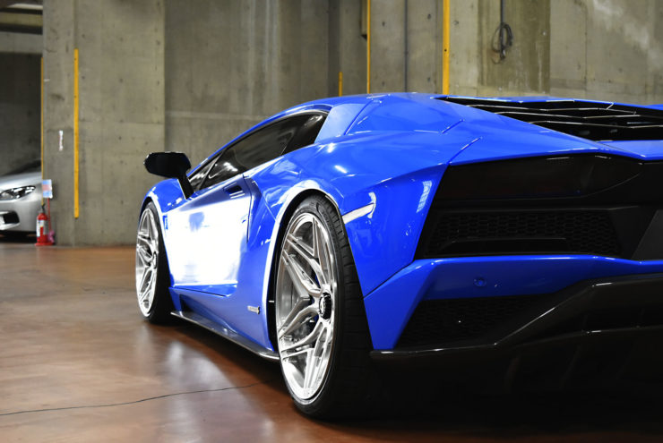 ランボルギーニ　アヴェンタドール　SVJ　ロワリングロッド　ローダウン　マフラー