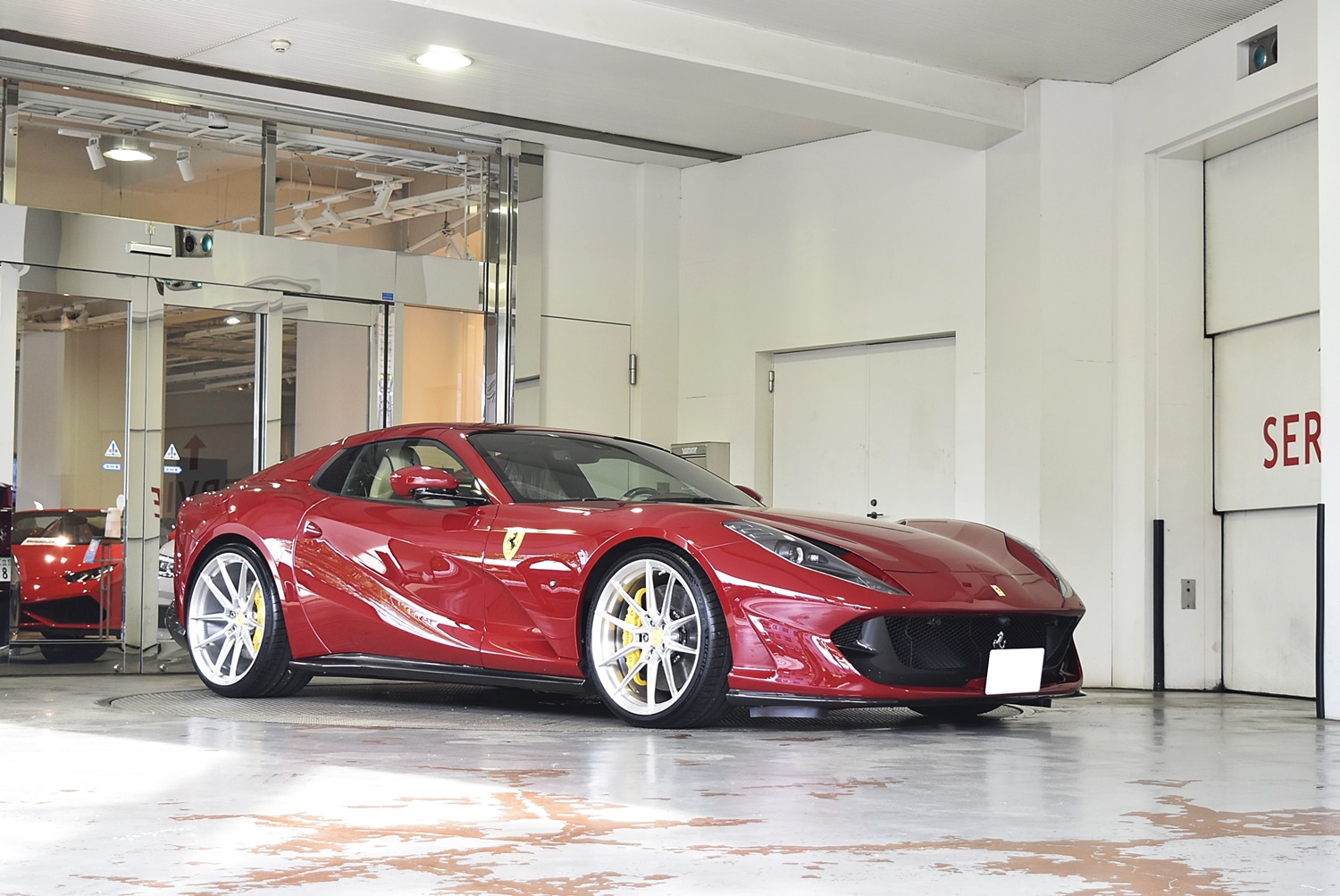 Ferrari　812　カスタム　ローダウン　ホイール　ボンド東京