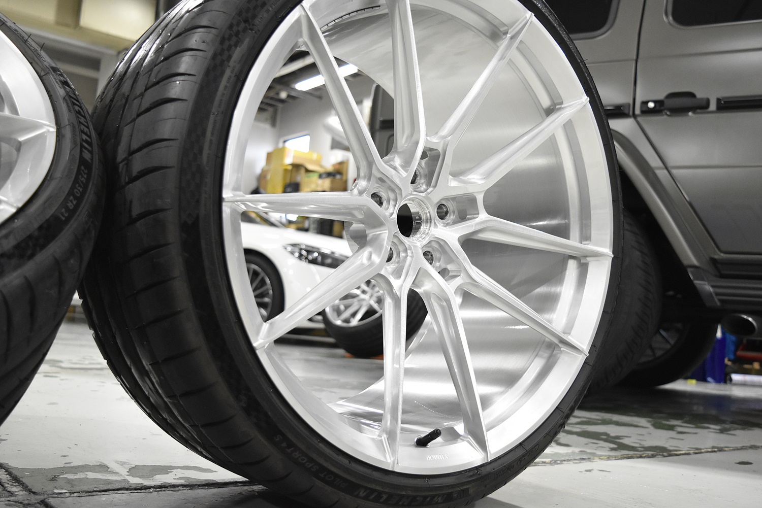 フェラーリ　中古ホイール　812　22インチ