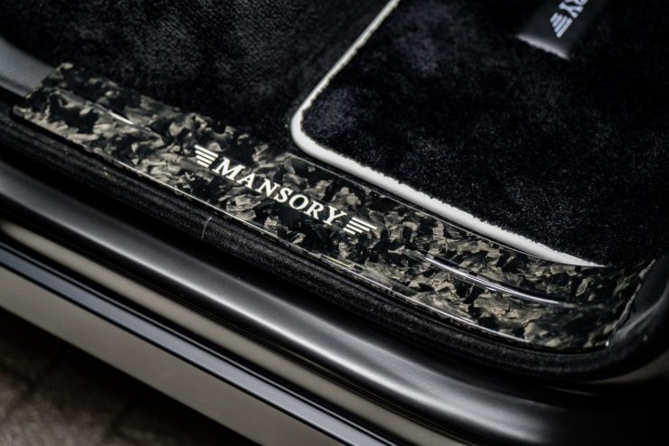 ＲollsRoyce Cullinan MANSORY ロールスロイス　カリナン　フルマンソリー　カスタム　ローダウン　ブラックアウト　マットブラック　24インチ　フォージドカーボン